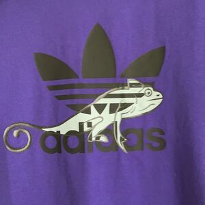 1 LEFT! Medium-Adidas Originals Logo T-shirt purple
